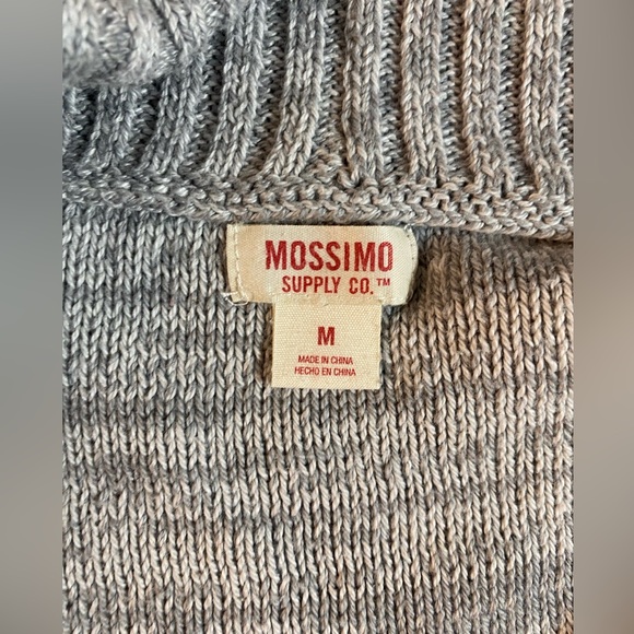 Mossimo Women’s Size Medium Sweater - Picture 3 of 5
